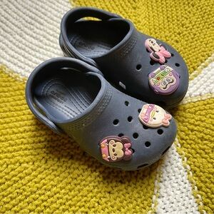 Kids Crocs Navy Blue Clogs with Fun Charms Size 7 Gender Neutral Shoes